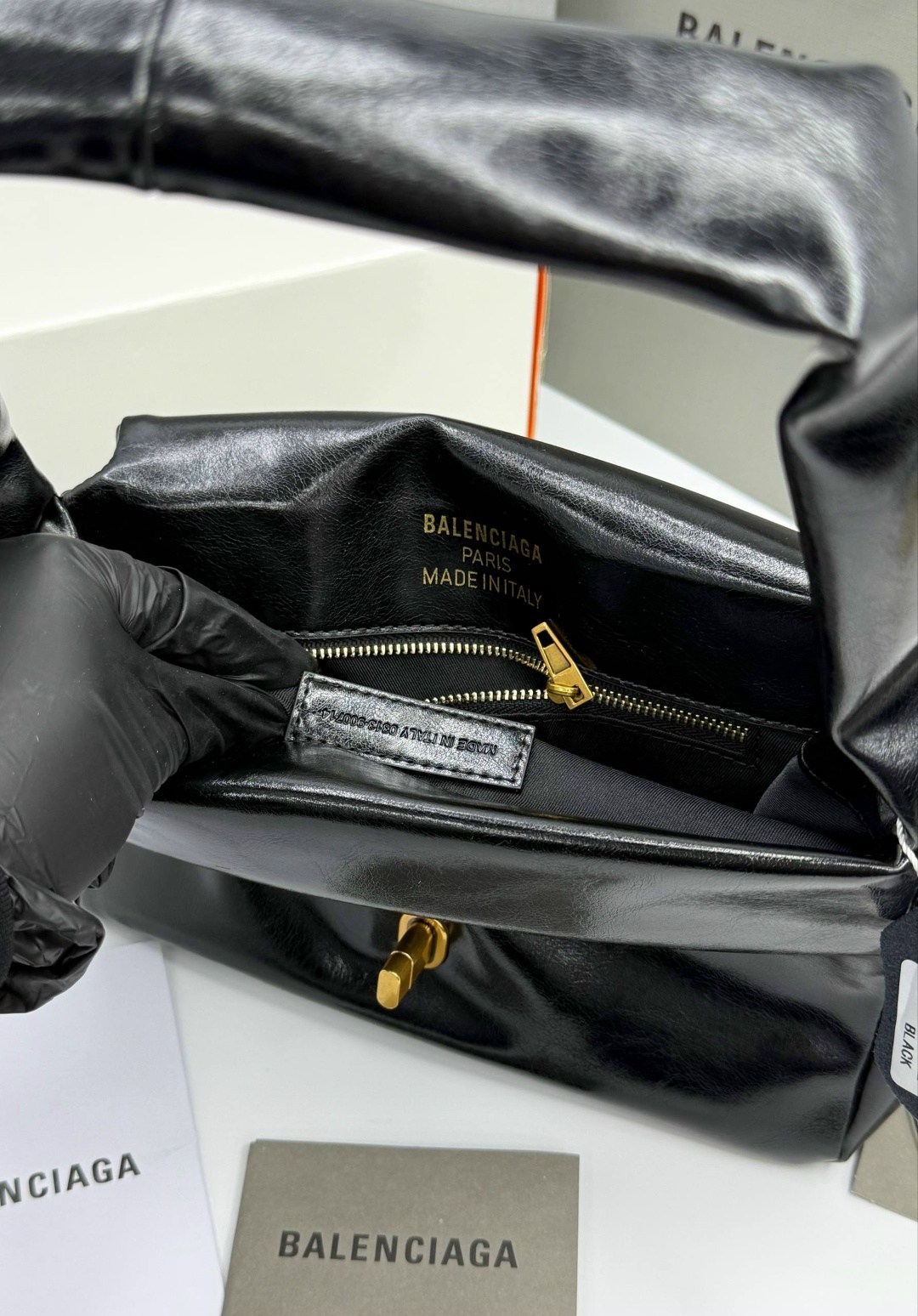 сумка женская balenciaga,сумка balenciaga,balenciaga сумка на плечо,большая сумка через плечо через цепочку balenciaga,сумка balenciaga кожаная