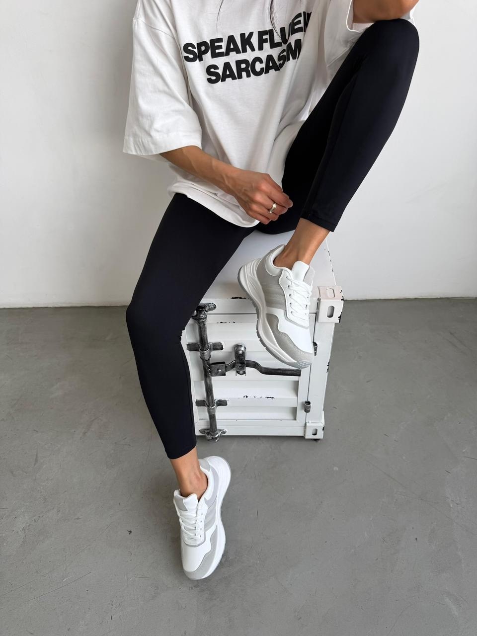 ,женские кроссовки,белые кроссовки женские,белые кроссовки,стильные женские кроссовки