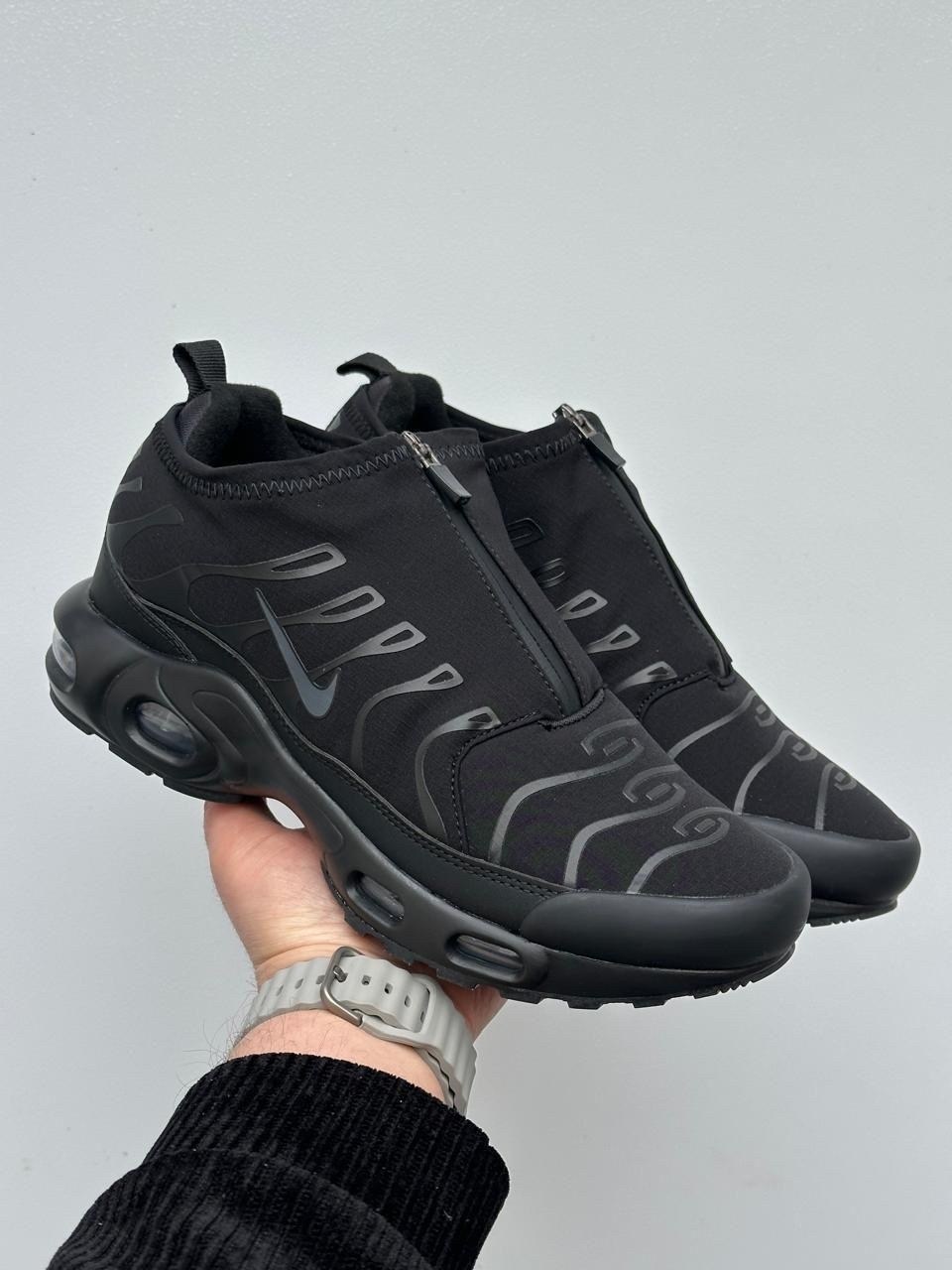 кроссовки мужские nike air max tn plus,спортивные кроссовки унисекс nike air max plus tn черные,nike air max tn plus,кроссовки nike air max plus tn,кроссовки nike air max plus