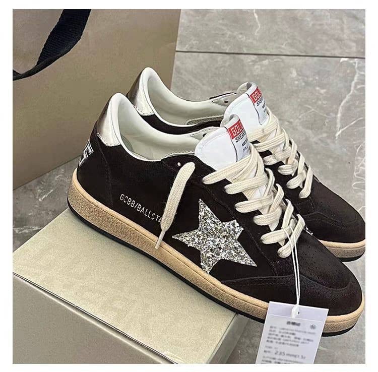 ,кроссовки golden goose,кеды golden goose,замшевые низкие кеды ballstar с аппликацией в виде звезд golden goose черный,кроссовки golden goose ball star