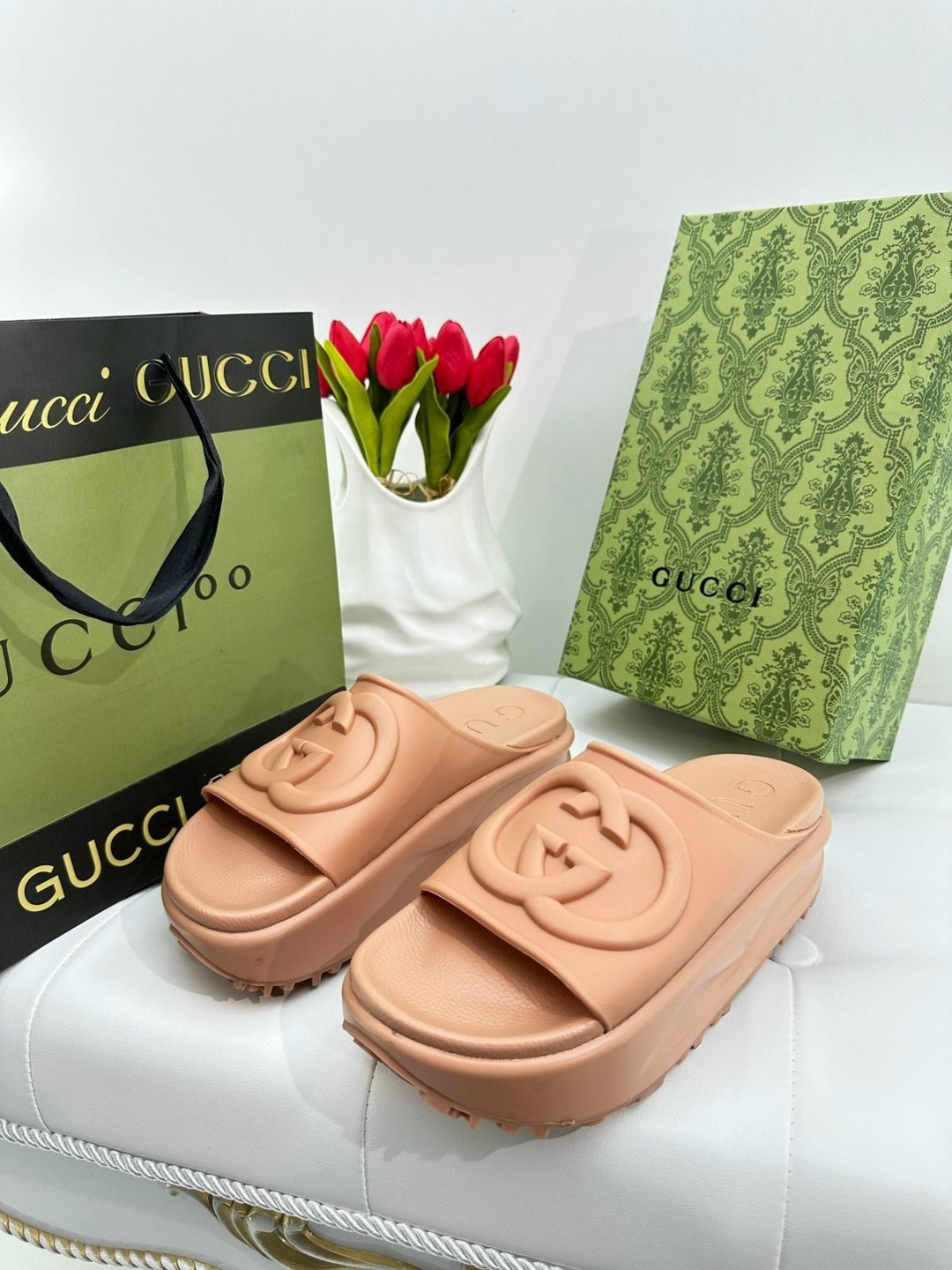 шлепки гуччи женские,шлепки гуччи,женские шлепанцы,шлепки gucci женские белые,шлепанцы gucci женские