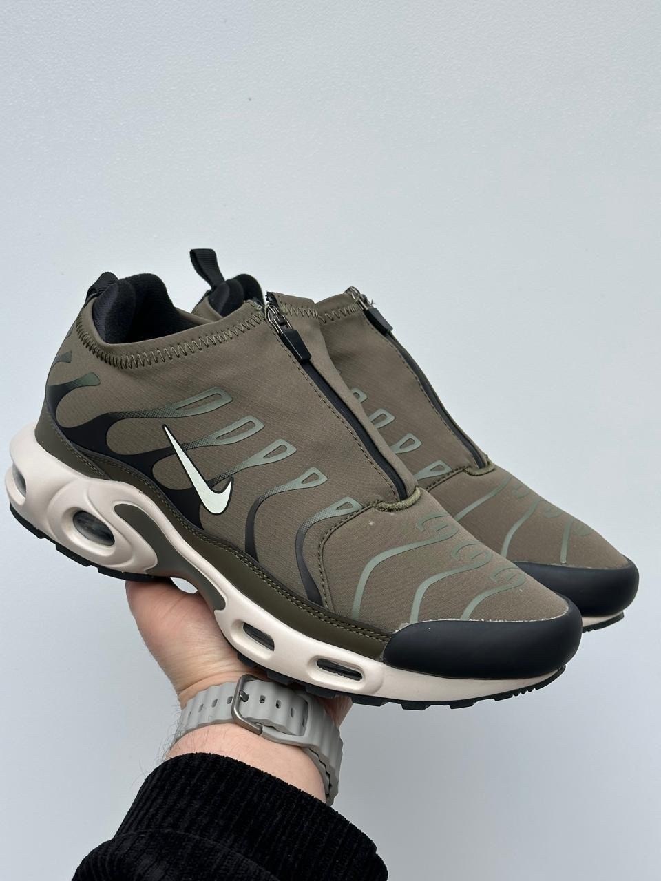 кроссовки мужские nike air max tn plus,спортивные кроссовки унисекс nike air max plus tn черные,nike air max tn plus,кроссовки nike air max plus tn,кроссовки nike air max plus