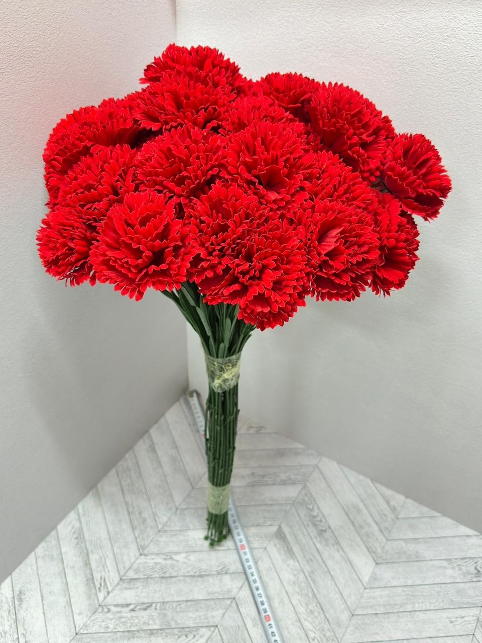 траурный букет красных гвоздик,гвоздика красная,букет гвоздик,букет гвоздик красных,гвоздика букет
