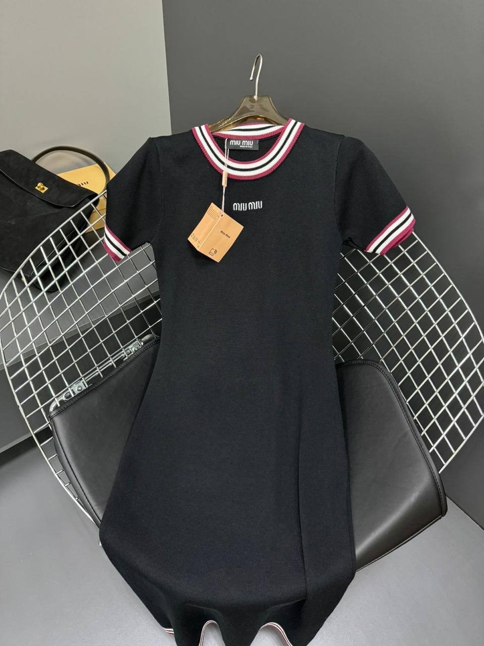 трикотажное платье,платье,платье женская,платье в спортивном стиле,спортивное платье