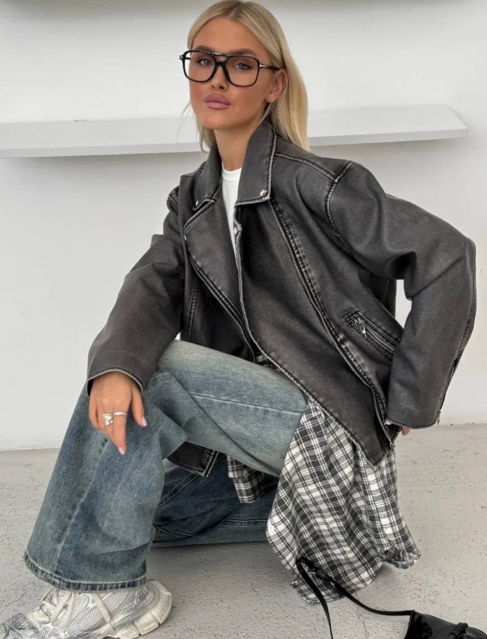 косуха винтажная куртка кожаная oversize серая monyken,косуха серая винтажная куртка кожаная оверсайз aftfbasic,косуха серая винтажная куртка кожаная оверсайз,женская кожаная куртка косуха оверсайз,ку