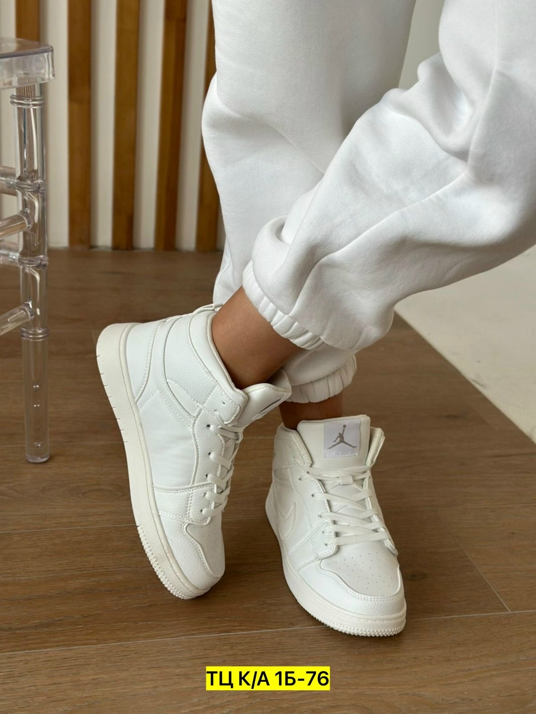 кроссовки,кроссовки мужские женские,кроссовки женскиe,кроссовки женские nike,air jordan 1 mid triple white