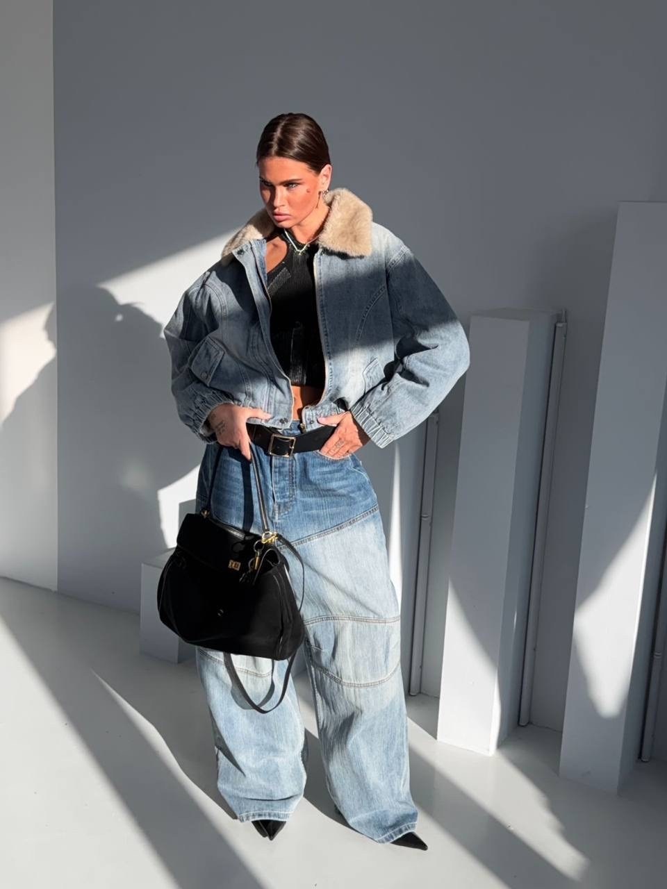 джинсовая куртка на меху женская,женская джинсовая куртка с меховой подкладкой,джинсовая куртка с искусственным мехом,джинсовая куртка,женская джинсовая куртка с большим меховым воротником