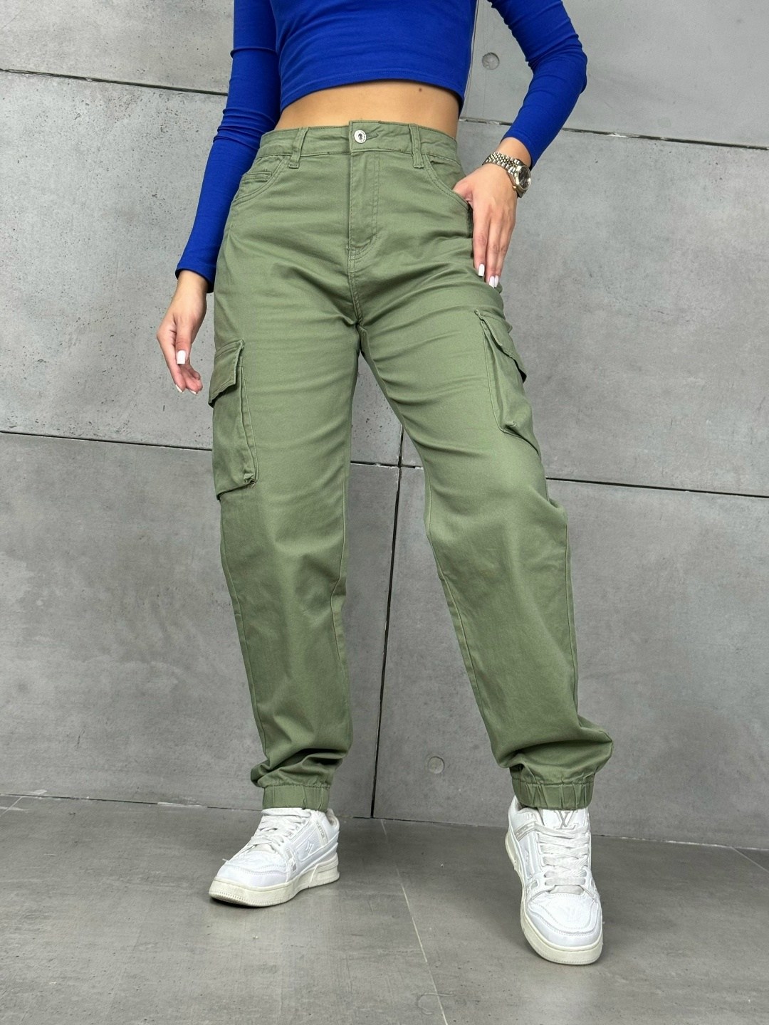 джоггеры женские,джинсы белые,белые брюки карго,стильные женские джинсы,женские джинсы