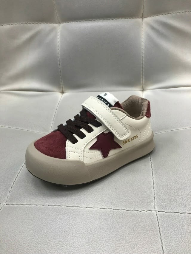 ,детские кроссовки,спортивная ,кроссовки для детей,брендовая