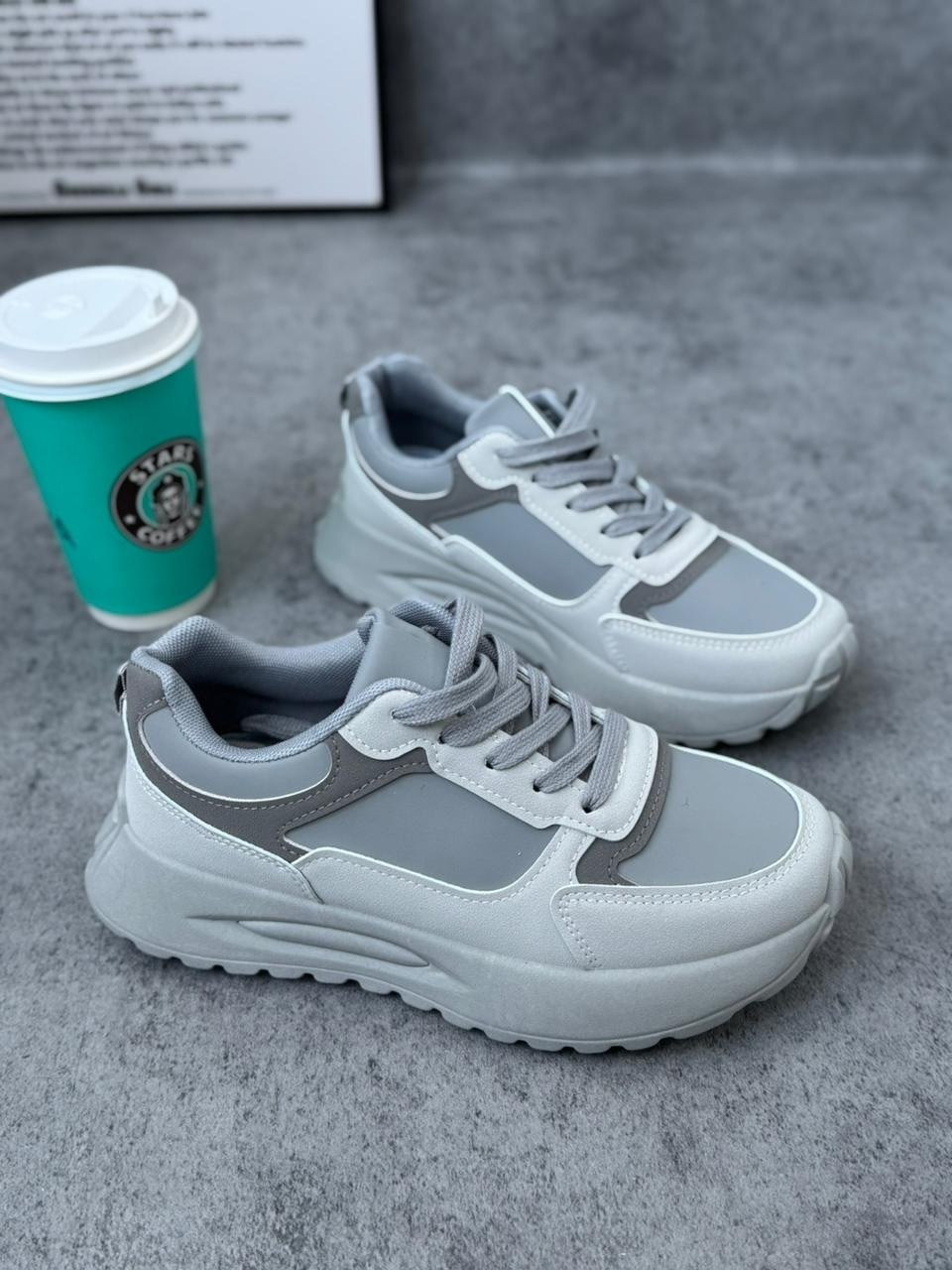 женские кроссовки,,массивные кроссовки,серые кроссовки,адидас кроссовки на толстой подошве белые