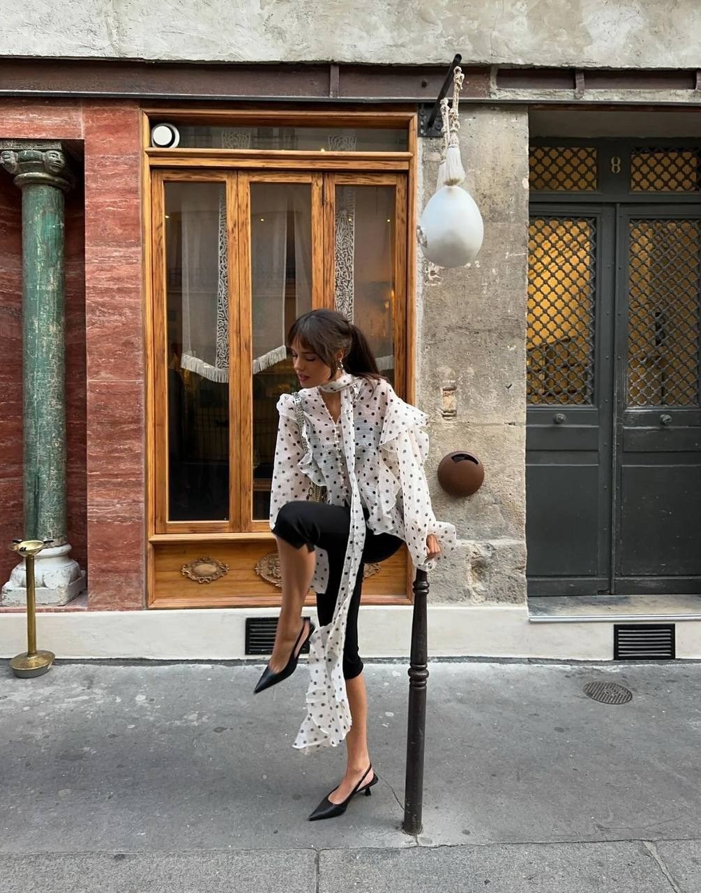 стильные наряды,элегантный стиль,одежда стильная,блузка нарядная офисная в горох yan&david