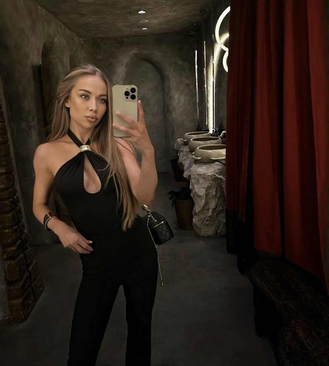 обтягивающий топ,elizaveta 22 years russian federation moscow,девушка,николь долматова,nadine elit эскорт девушка из стамбул (турция)