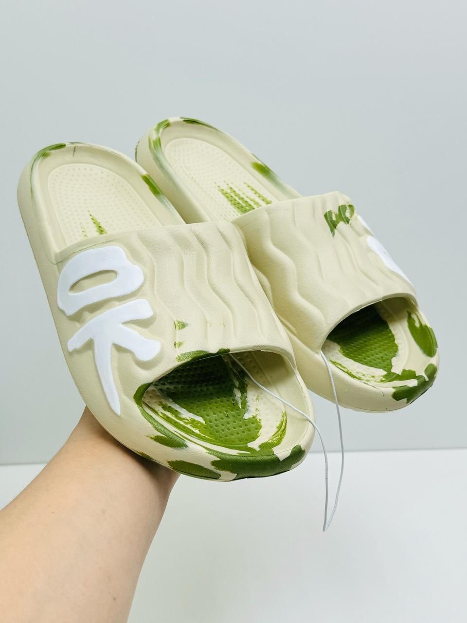 ,мужские шлепанцы,тапочки модные,шлепанцы женские,шлепки мужские