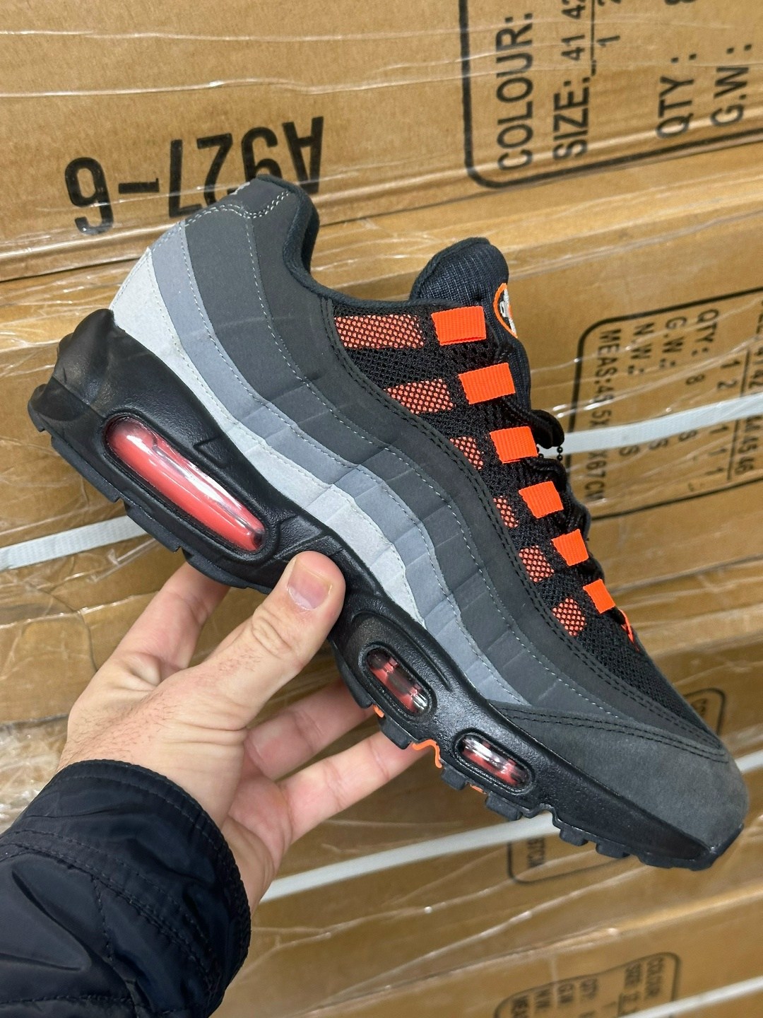 nike air max 95,nike air max 95 essential,кроссовки,черные аир максы 95 с оранжевым,nike air max 95 черно оранжевые