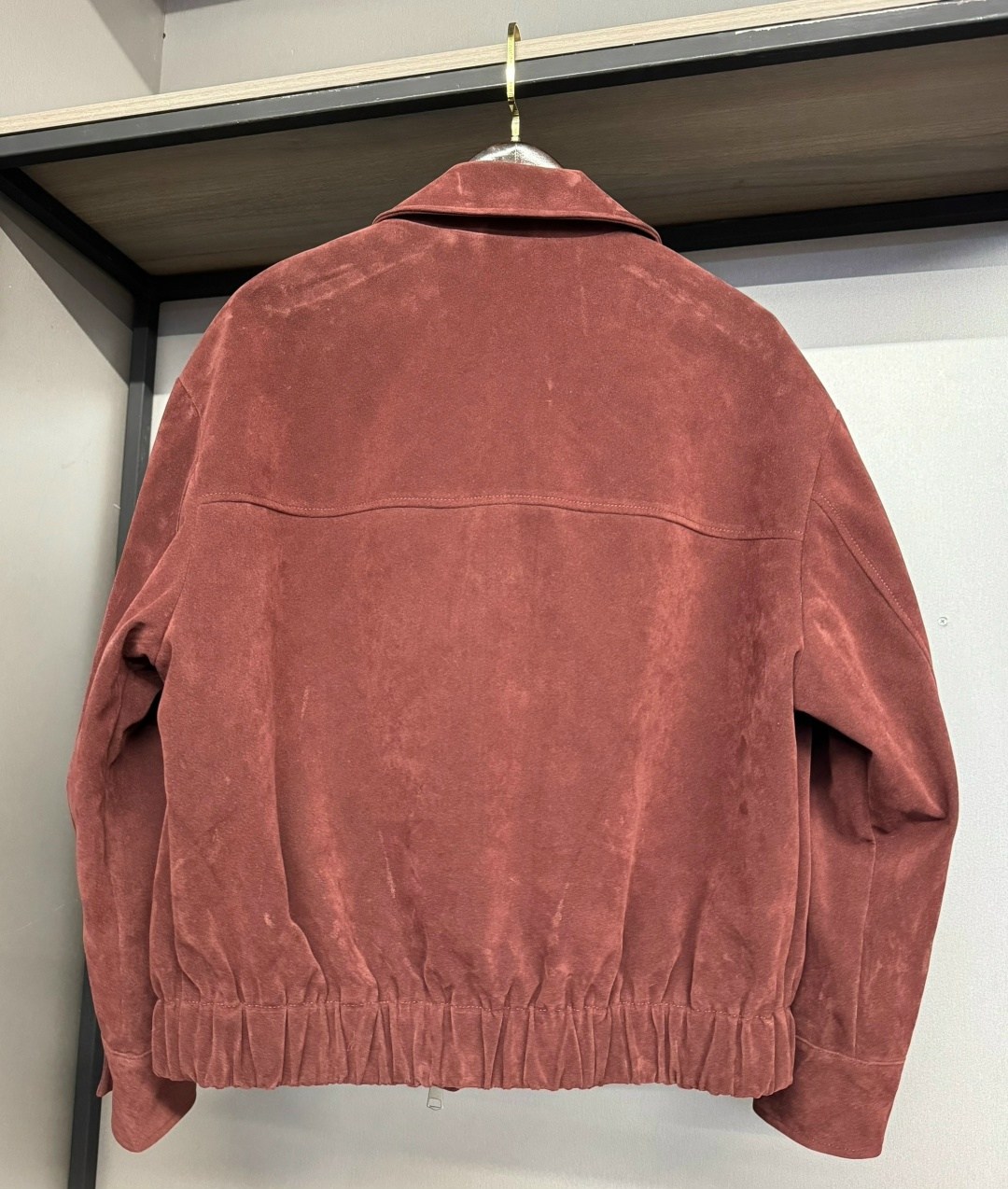 замшевая куртка-бомбер kent loro piana коричневый,замшевая куртка,куртка замшевая мужская,brunello cucinelli куртка замшевая,замшевая куртка the row артикул bms-136383