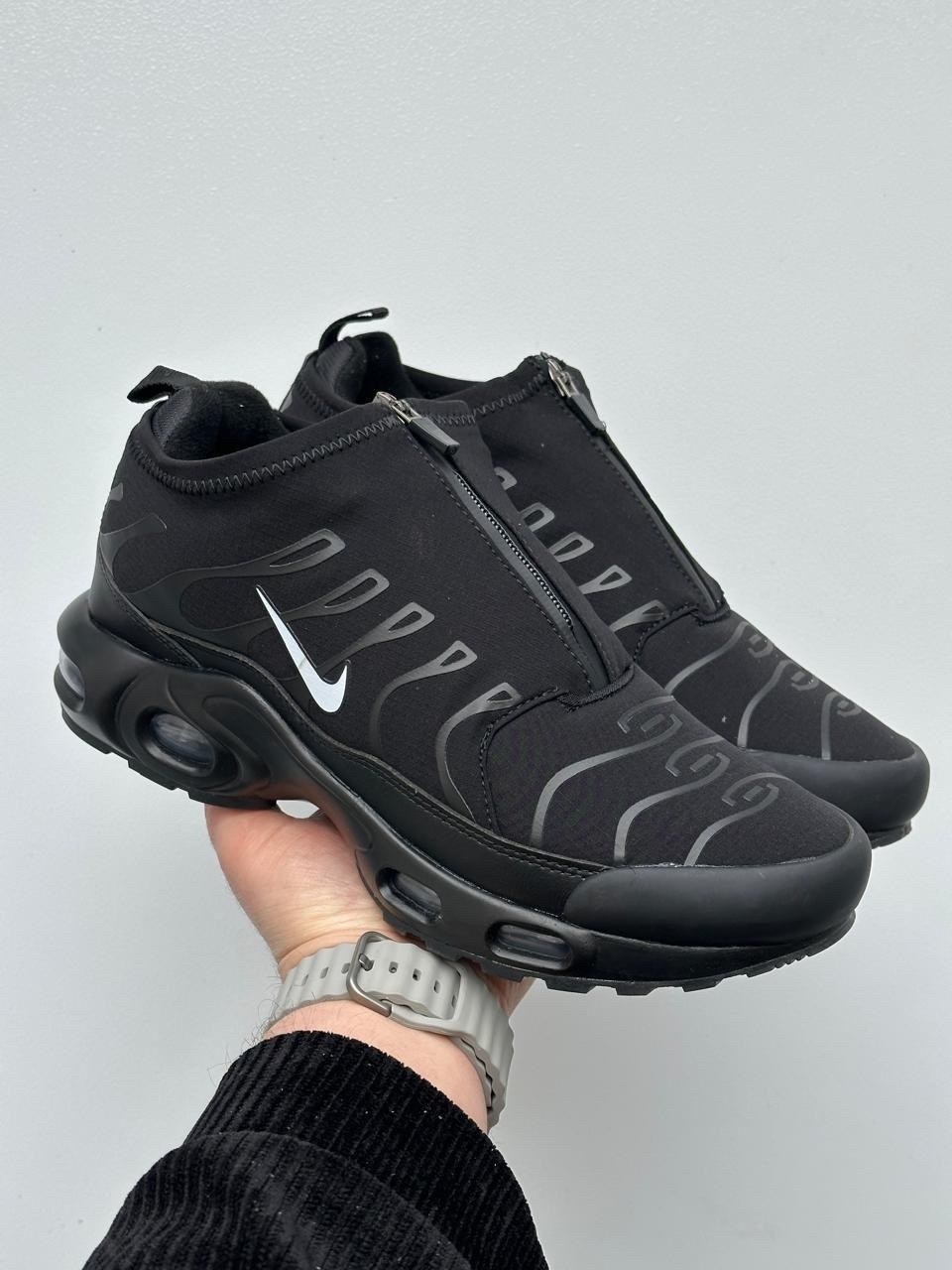 кроссовки мужские nike air max tn plus,спортивные кроссовки унисекс nike air max plus tn черные,nike air max tn plus,кроссовки nike air max plus tn,кроссовки nike air max plus