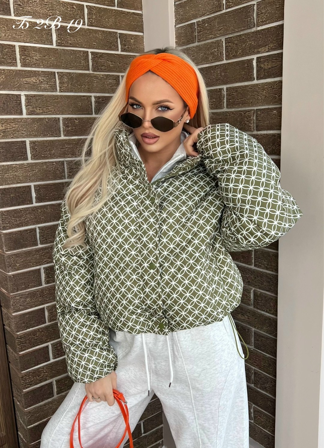 куртка,оранжевая куртка,короткая куртка,женская куртка,яркая куртка