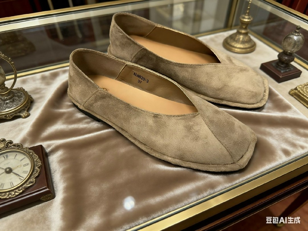 ,замшевые балетки,черные балетки,балетки резервед,балетки