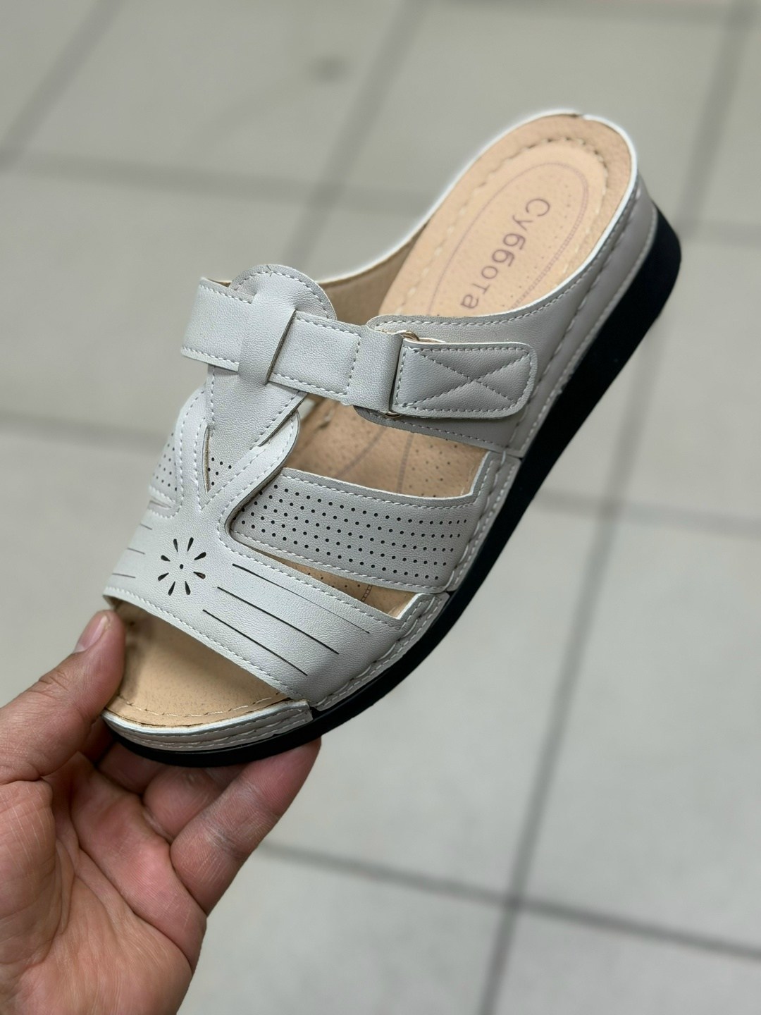 женские шлепанцы,, женская,женские босоножки,сабо с перфорацией