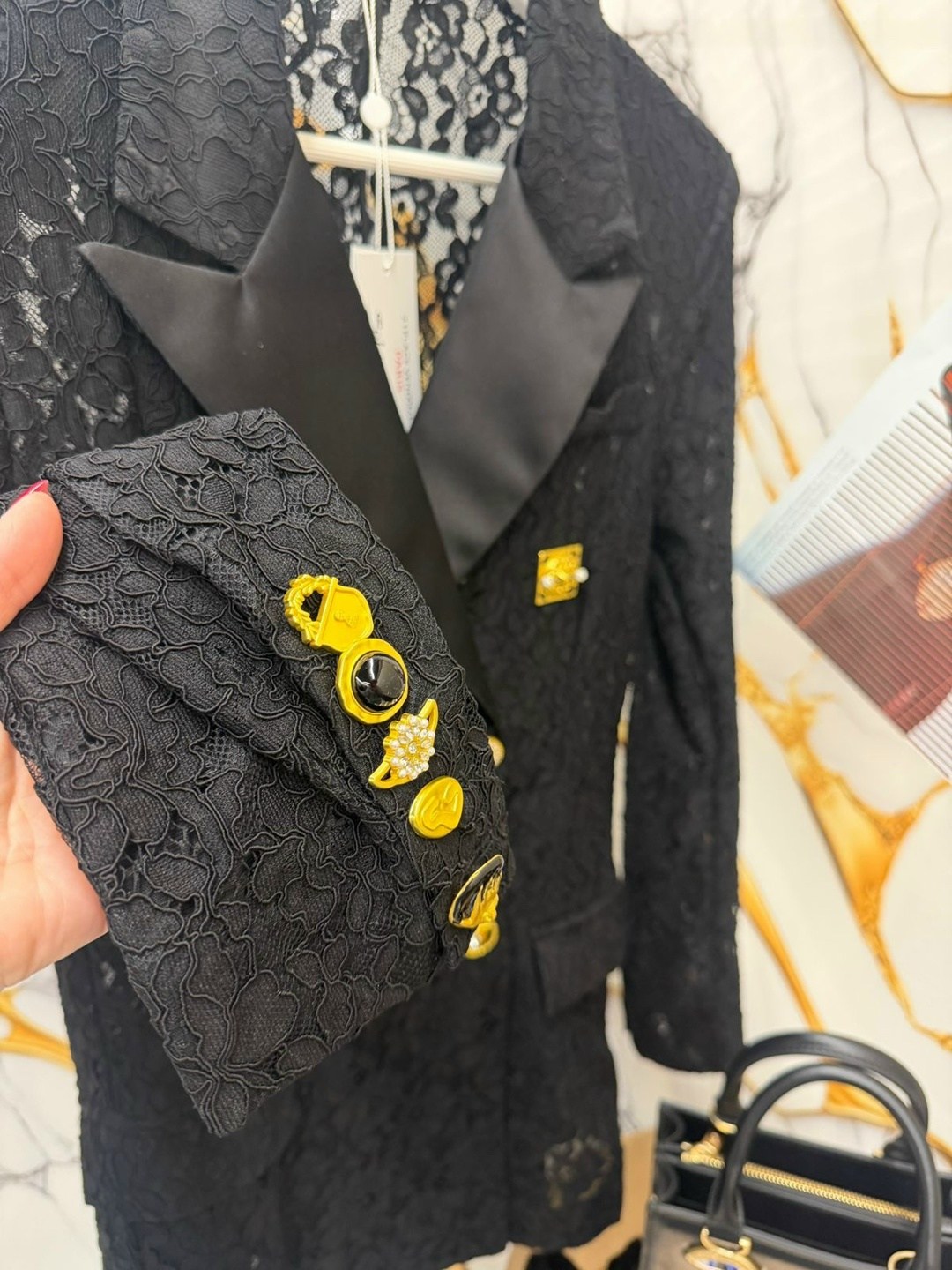 женские костюмы,женский костюм тройка,брючной костюм,двубортный жакет,черный костюм женский