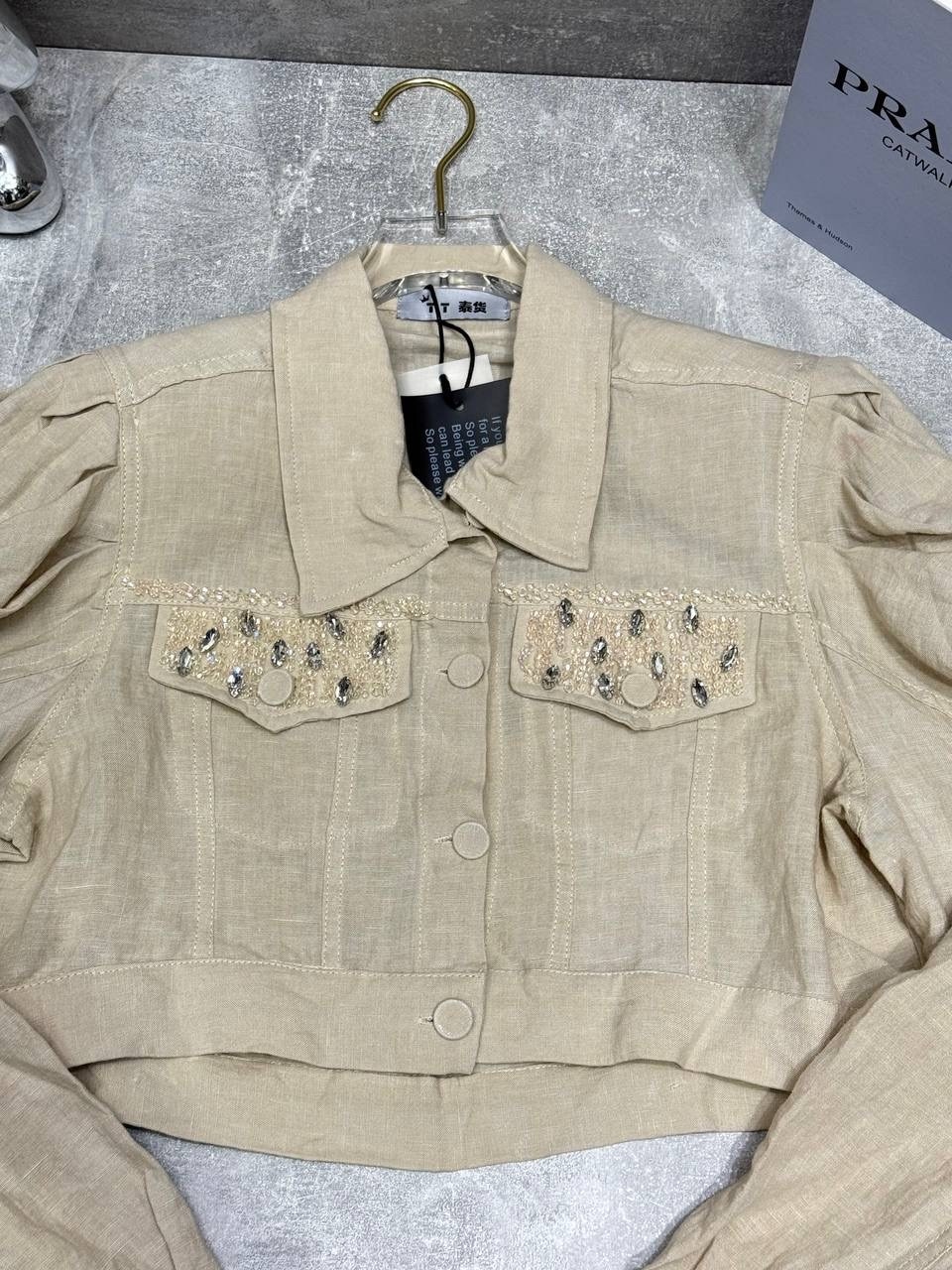 укороченная куртка,куртка женская,куртка,джинсовая куртка,короткая куртка