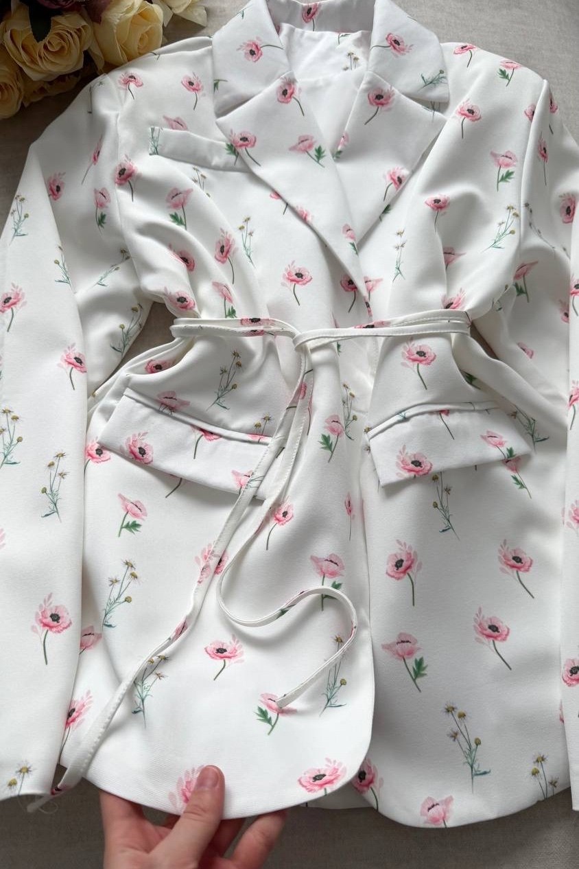 модный женский пиджак с цветочным принтом,пиджак оверсайз с цветочным принтом leroy style,элегантный пиджак с цветочным принтом,свободный пиджак с принтом,пиджак с цветочным принтом