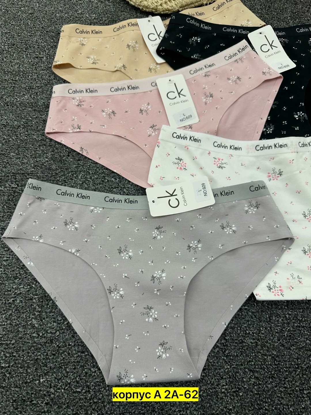 комплект трусов слипы calvin klein,комплект трусов слипы calvin klein underwear,трусы женские calvin klein,комплект трусов женские,женские трусы бесшовные