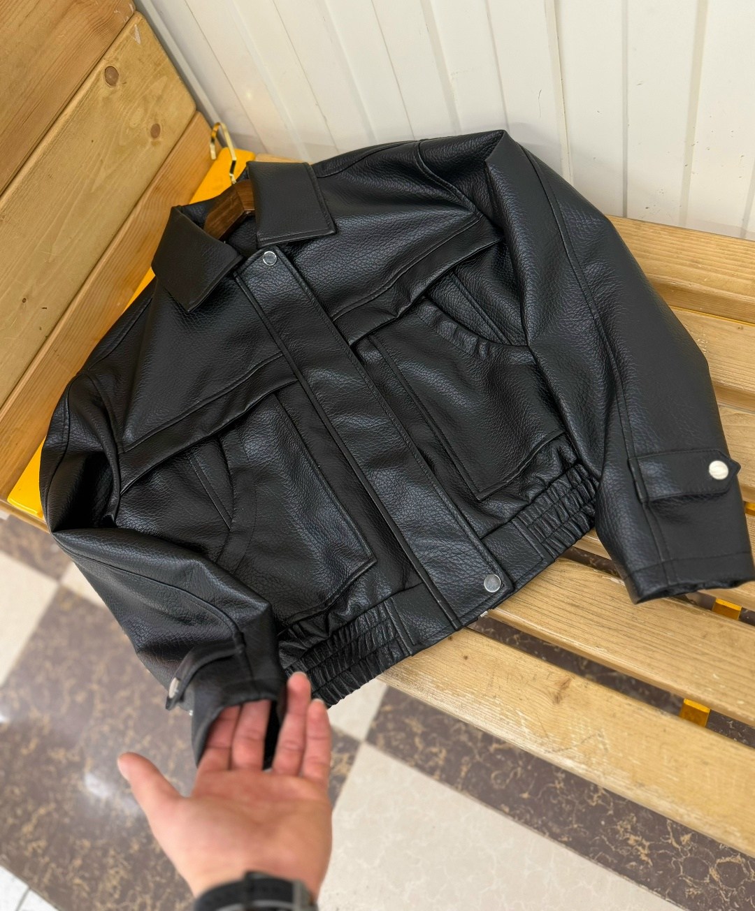 стиль и мода,кожаная куртка,мода модная,уличная мода