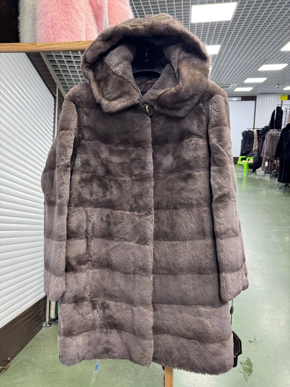 шубка из меха европейской норки с капюшоном цвет капучино,шубка из меха европейской норки с капюшоном цвет "пастель",норковая шуба с капюшоном,шубка из меха европейской норки с капюшоном,шуба норковая