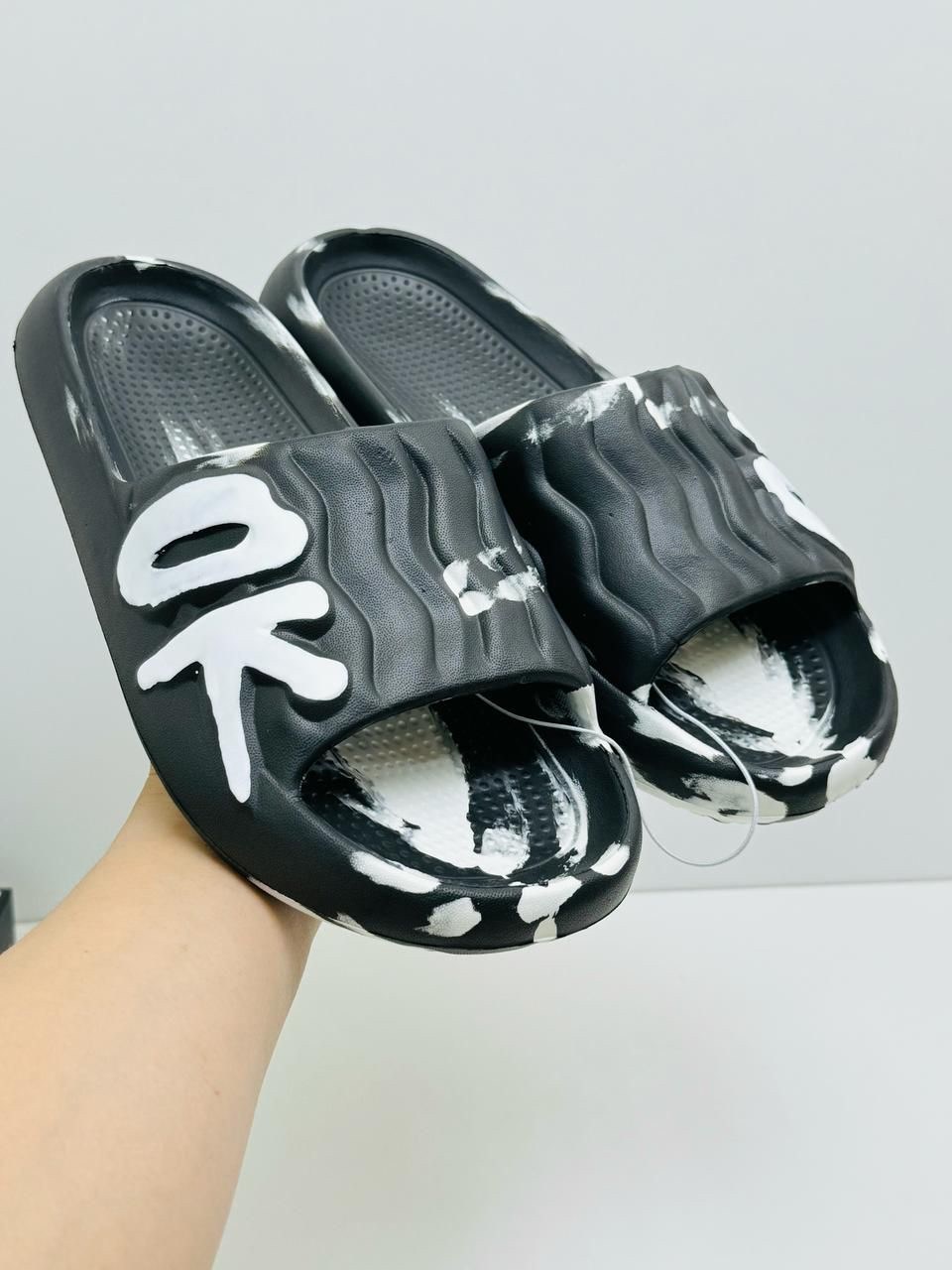 ,мужские шлепанцы,тапочки модные,шлепанцы женские,шлепки мужские