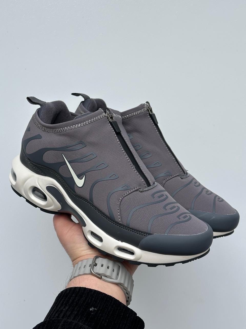 кроссовки мужские nike air max tn plus,спортивные кроссовки унисекс nike air max plus tn черные,nike air max tn plus,кроссовки nike air max plus tn,кроссовки nike air max plus