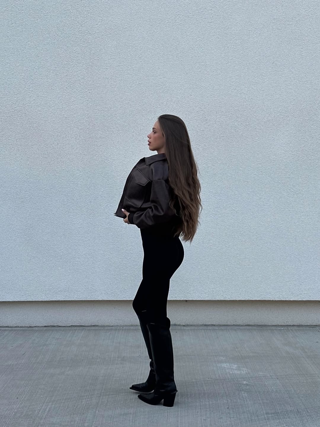 женская кожаная куртка,женская куртка из экокожи,кожаная куртка,куртка из экокожи,кожаная куртка бомбер женская