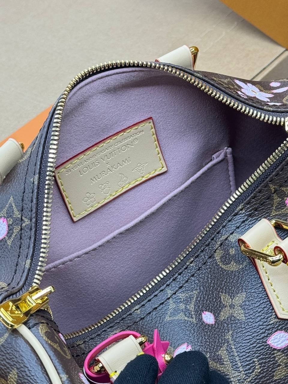 сумкa louis vuitton,louis vuitton женская сумка,сумка louis vuitton takashi murakami,сумка louis vuitton 25-20см реплика,louis vuitton speedy