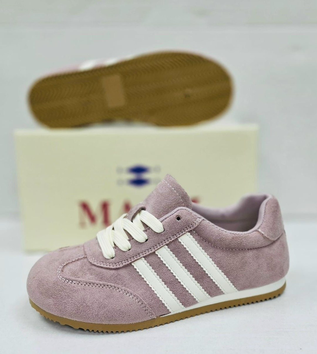 ,кроссовки loewe,женские кроссовки,кроссовки для женщин,спортивная