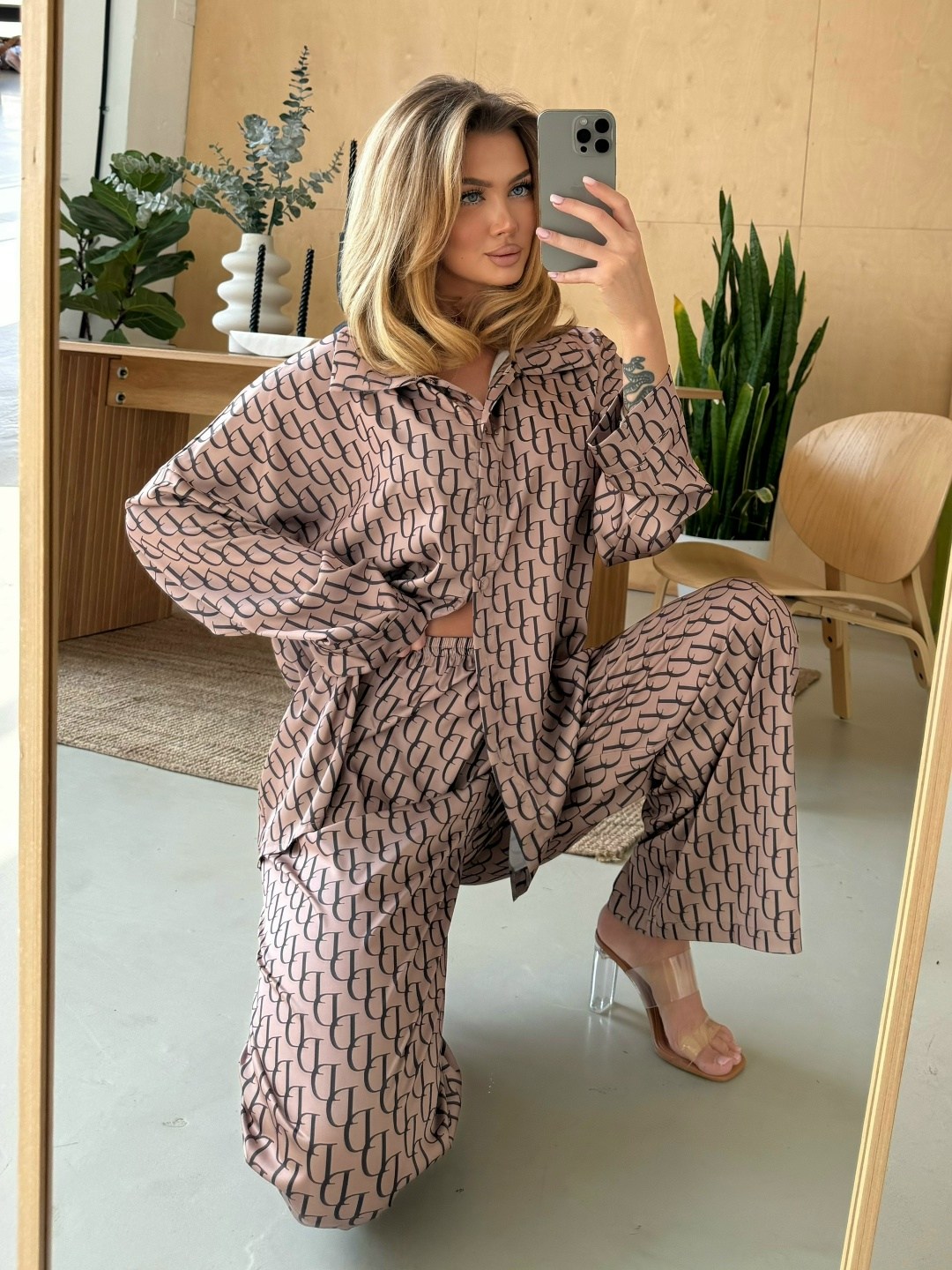 брючный костюм,брючный комплект,женский брючный костюм,стильные костюмы,костюм в пижамном стиле