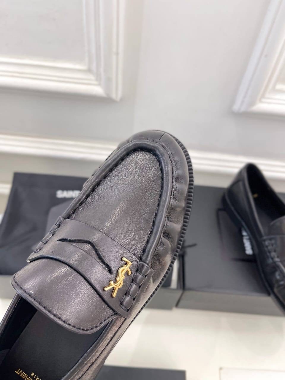 лоферы saint laurent черный,лоферы yves saint laurent,женские лоферы,кожаные лоферы,