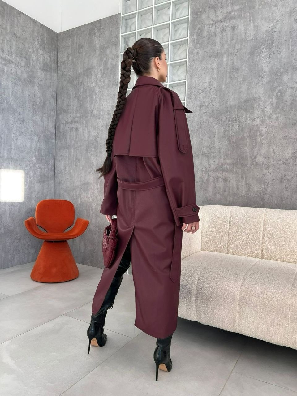 кожаный тренч,тренч эко кожа,тренч из экокожи в базовом черном цвете,пальто кожаное,тренч плащ