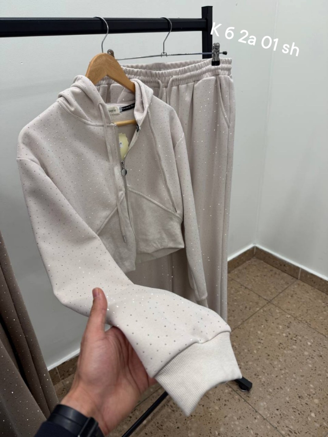 женский спортивный костюм,спортивный костюм со стразами корея,женский спортивный костюм со стразами,спортивный костюм со стразами,костюм со стразами