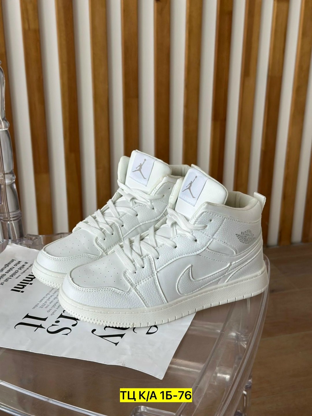 кроссовки,кроссовки мужские женские,кроссовки женскиe,кроссовки женские nike,air jordan 1 mid triple white