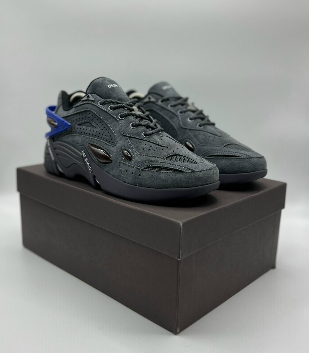 кроссовки cylon 21 raf simons черный,кроссовки raf simons (runner) cylon-21 suede,кроссовки raf simons cylon-21,raf simons (runner) cylon-21 grey,кроссовки raf simons cylon-21 серый