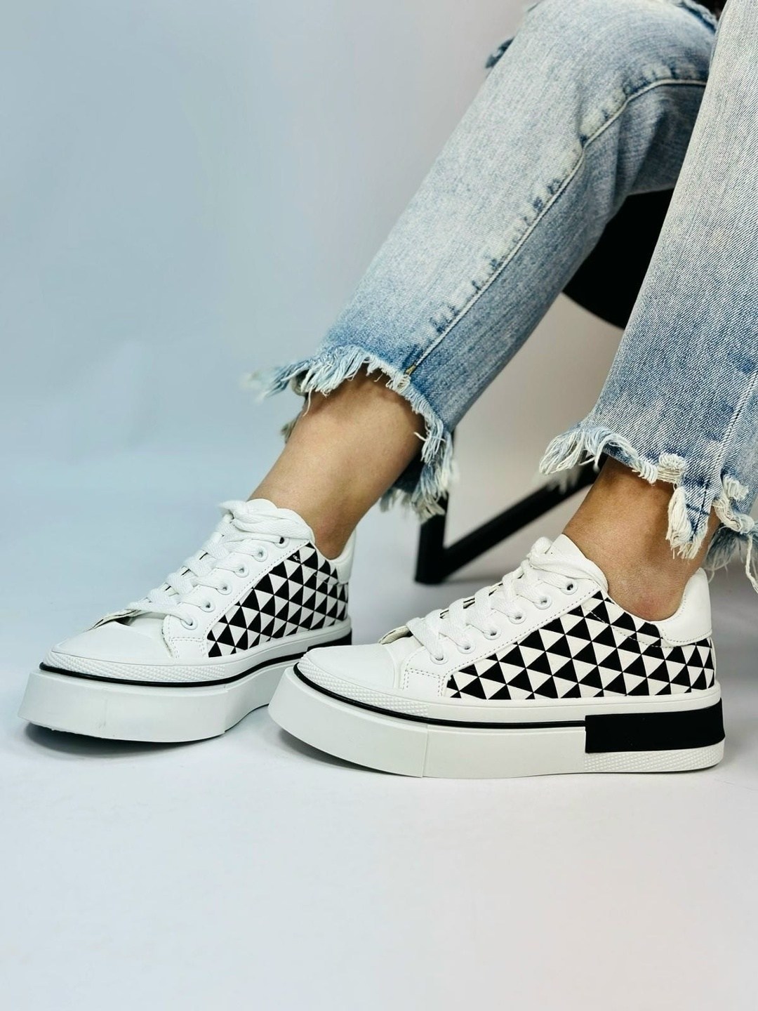 ,женские кроссовки,модные кроссовки,повседневная ,классические кроссовки женские