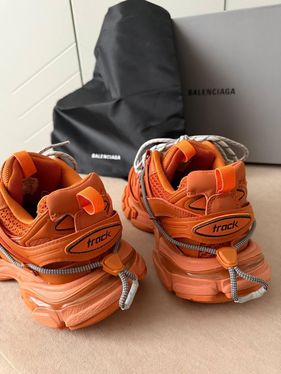 баленсиага трек кроссовки мужские,кроссовки balenciaga track,balenciaga track orange white,balenciaga кроссовки,balenciaga track