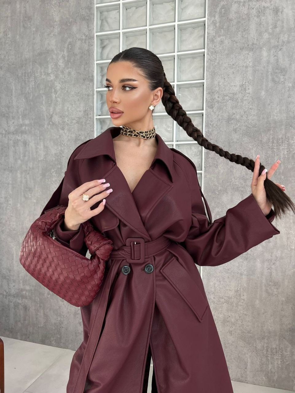 кожаный тренч,тренч эко кожа,тренч из экокожи в базовом черном цвете,пальто кожаное,тренч плащ