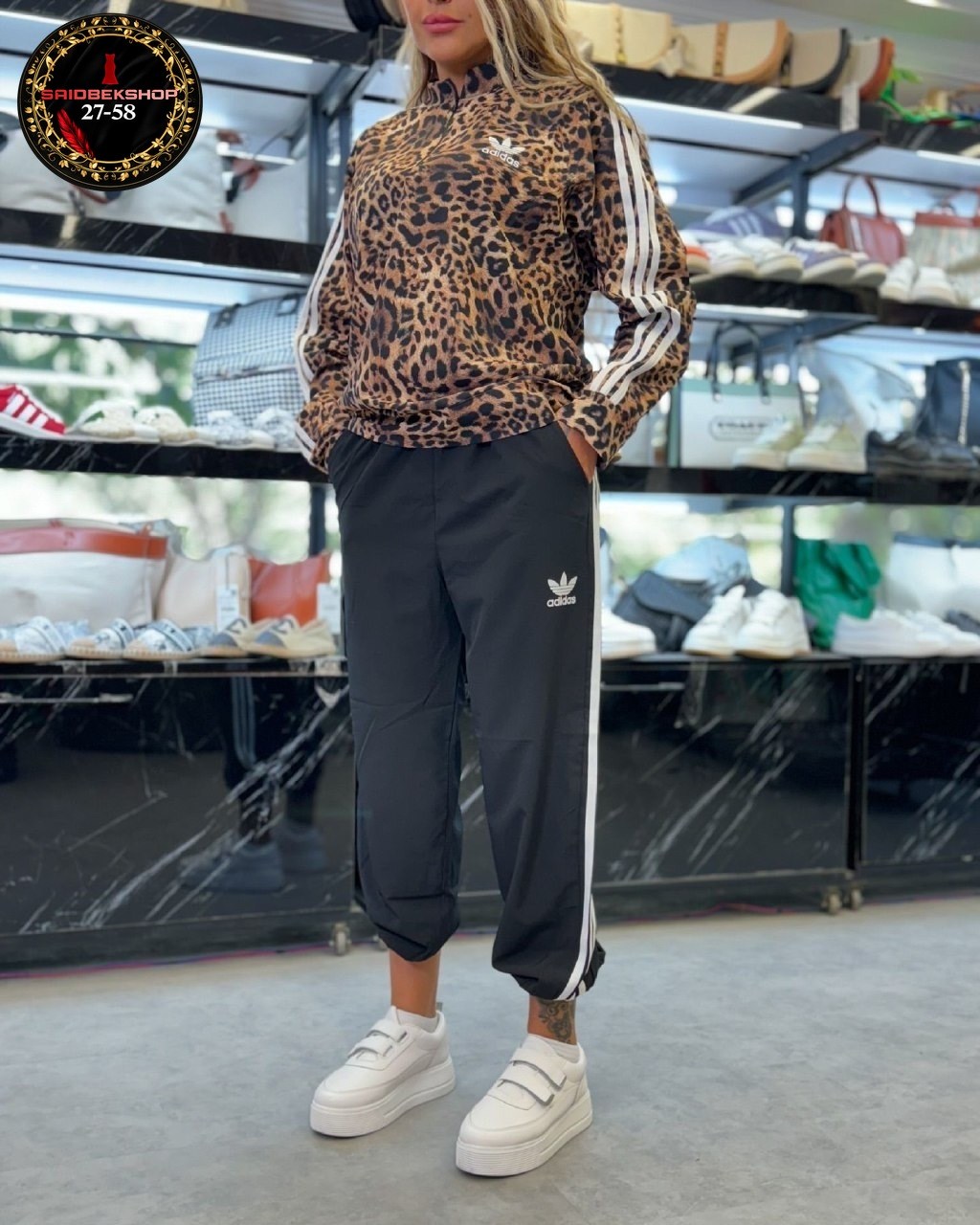 костюм спортивный женский,спортивный костюм,костюм для женщин,женские костюмы,костюм с лампасами