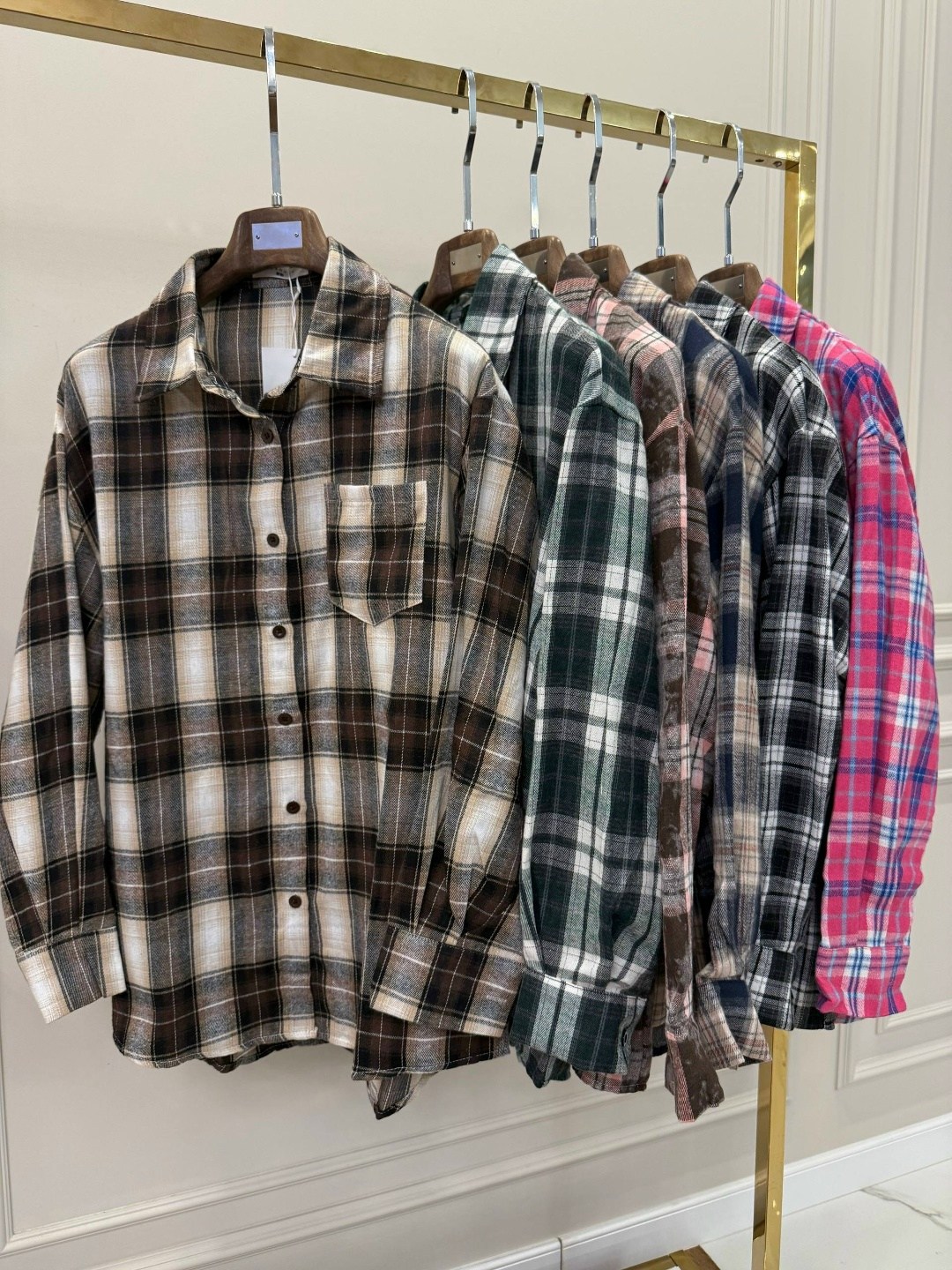 женская рубашка в клетку оверсайз,рубашка летняя в клетку оверсайз,рубашка женская в клетку,рубашка женская в клетку оверсайз lipsi,рубашка в клетку фланелевая оверсайз