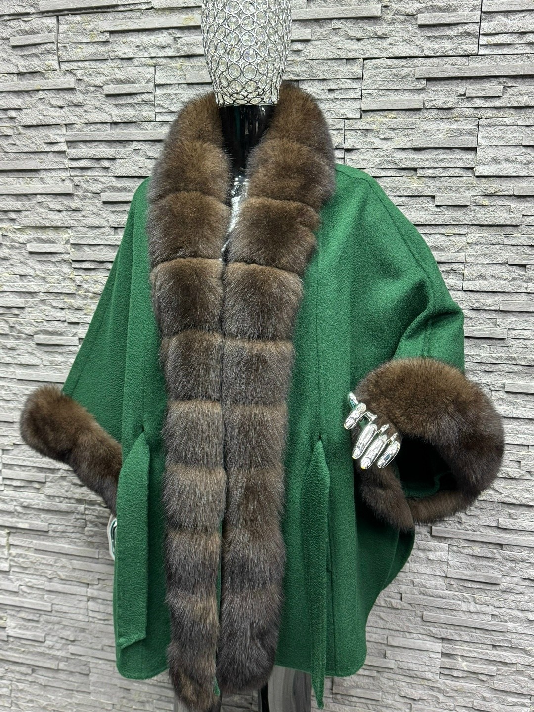 пальто с соболем,пальто пончо,пончо с мехом,меховое пончо,пальто с мехом