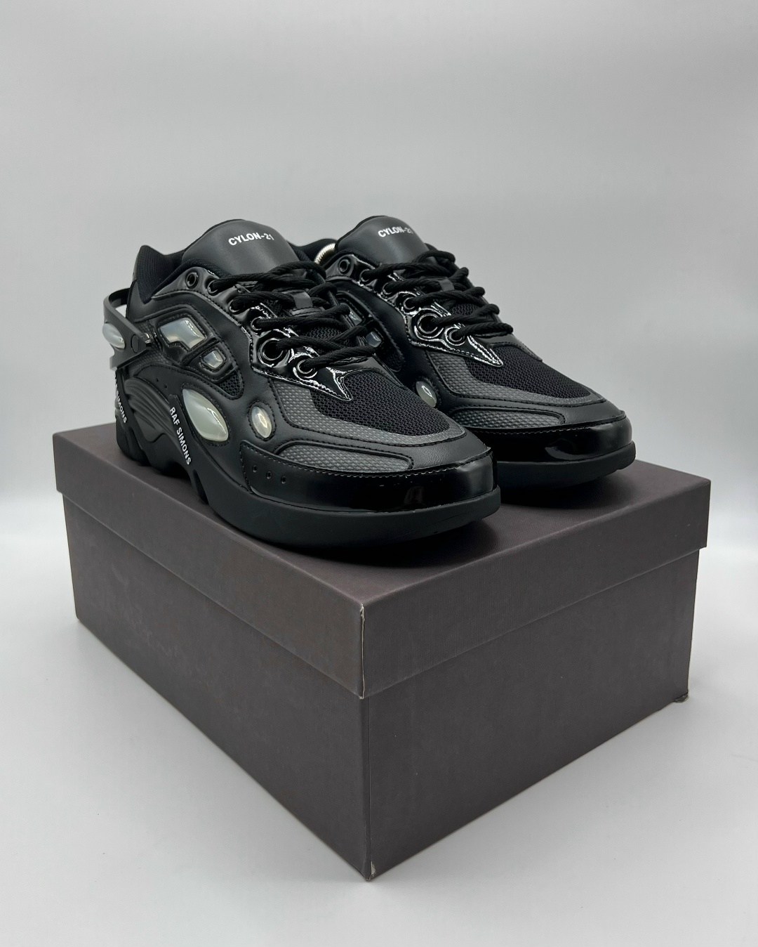 кроссовки raf simons cylon-21 черный,кроссовки raf simons черный,кроссовки raf simons cylon-21 sneaker,кроссовки raf simons pharaxus черный,кроссовки raf simons (runner) cylon-21 чёрный