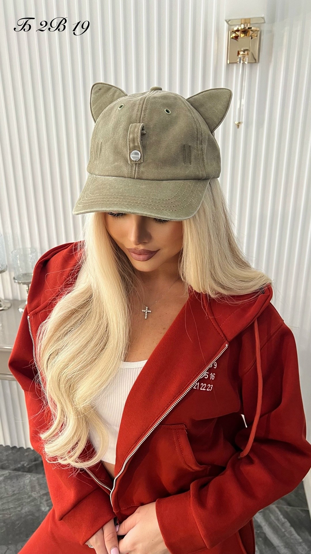 женский красный костюм miu miu,женский костюм,красный женский костюм,костюм женский спортивный,спортивный костюм