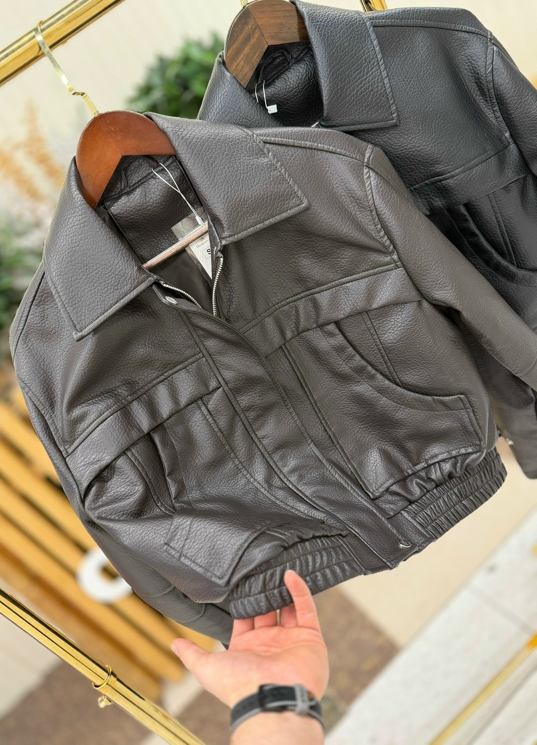 стиль и мода,кожаная куртка,мода модная,уличная мода