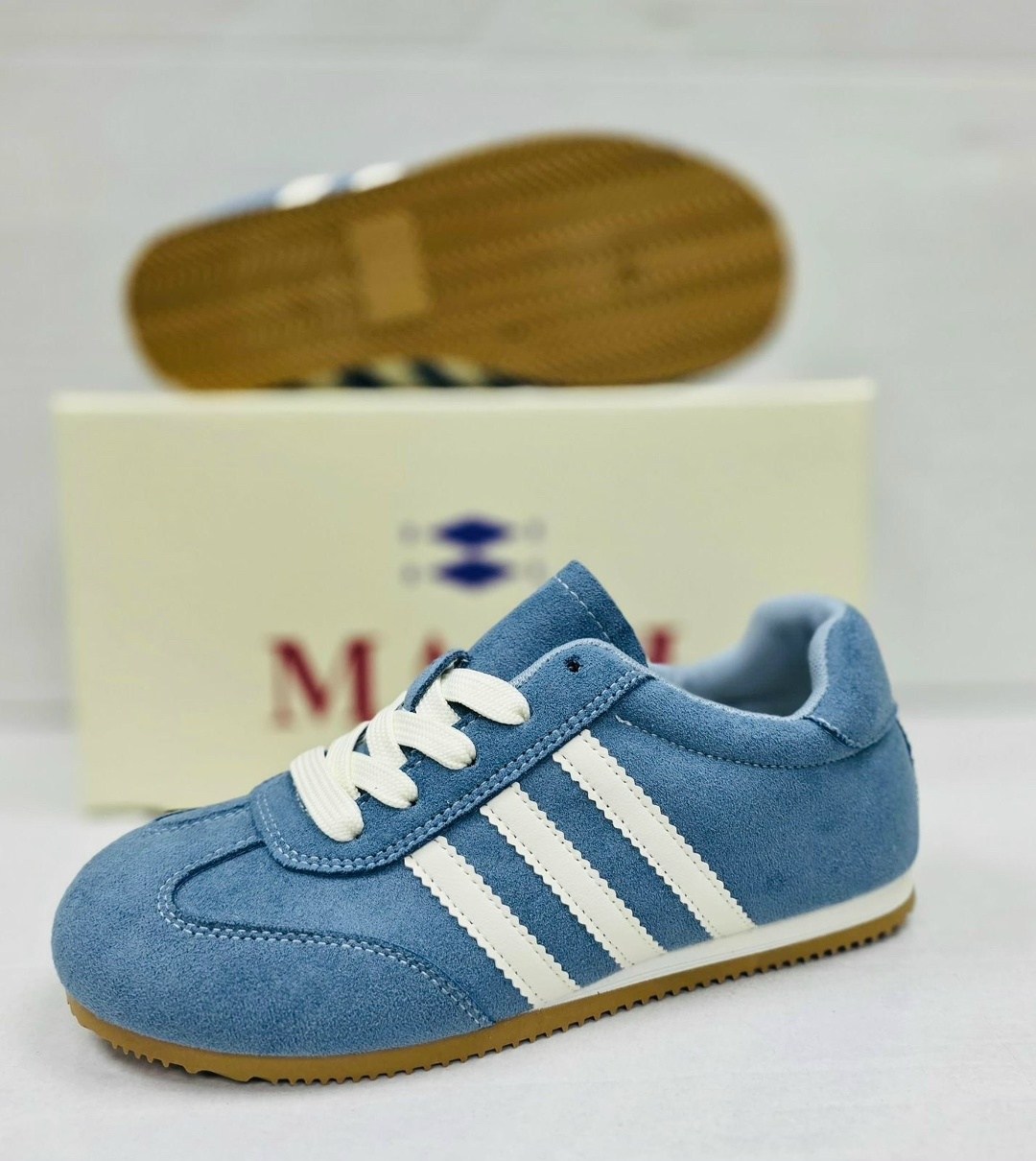 ,кроссовки loewe,женские кроссовки,кроссовки для женщин,спортивная